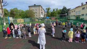 ДЕТИ В ДЕТСКОМ САДИКЕ: соревнования, игры в средней группе