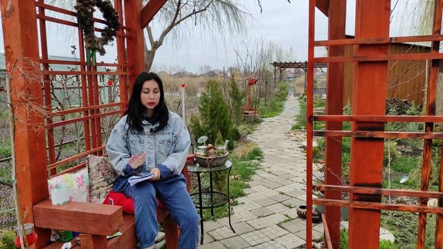 ОСНОВНЫЕ РАБОТЫ В АПРЕЛЕ В САДУ | Мой сад в апреле | ПЕРВЫЕ ЦВЕТЫ В САДУ смотреть онлайн
