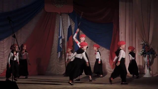 Образцовый ансамбль танца ВЕСНУШКИ младшая группа 2015 смотреть онлайн