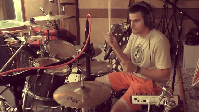 Dark Whispers - "I Know" (Official Music Video) смотреть онлайн