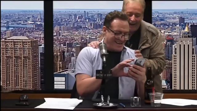 TACS - the boys hide Geno's phone then peruse it after he leaves смотреть онлайн