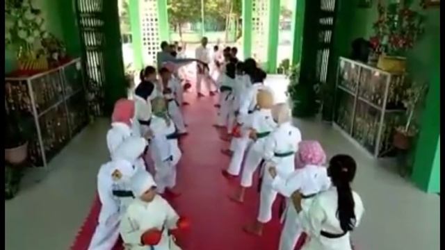( ranting 34 )KARATE ALIRAN KUSHIN RYU DIMINATI OLEH ANAK ANAK ( CHILDREN KARATE SCHOOL 34). смотреть онлайн