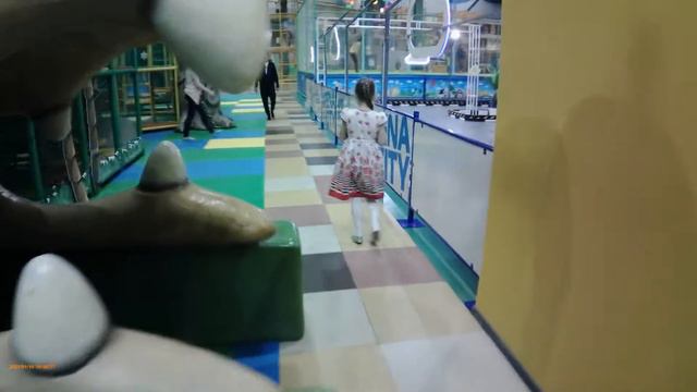 Настя в парке развлечений смотреть онлайн