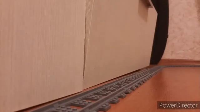 задние вагоны поезда отцепились! (Lego Train Crash)