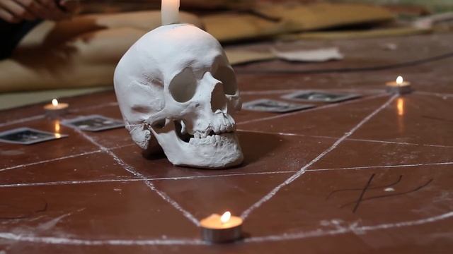 Satanic Divination by Tarot Cards смотреть онлайн