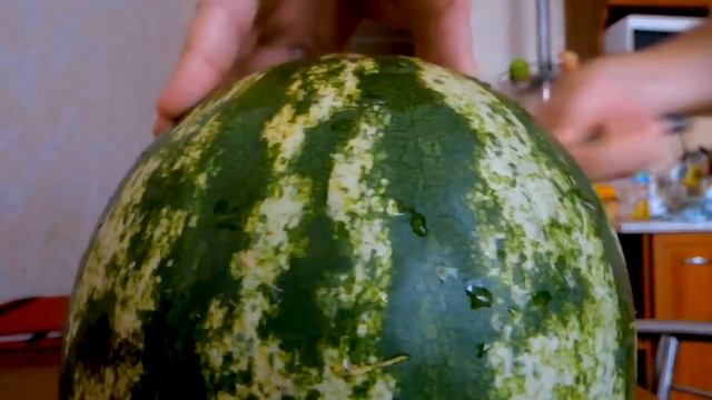 Спелый арбуз: польза и вред. Сколько можно есть арбуза? смотреть онлайн