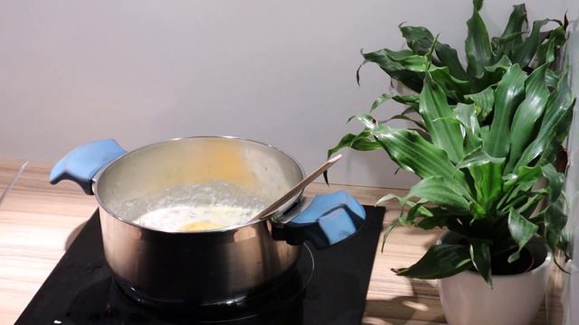 Рецепт творожной пасхи с марципаном и абрикосами/ Пасха без формы и марли смотреть онлайн