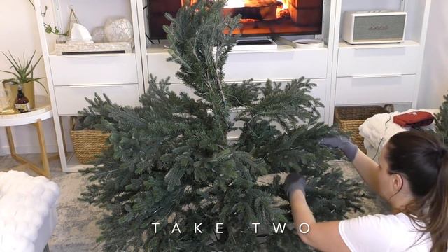 CHRISTMAS DECORATE WITH ME 2020 - The Perfect Balsam Hill Christmas Tree Review | THE SUNDAY STYLIS смотреть онлайн