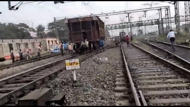 Stopping an unexpected rollback of Bobrn Hopper Coal Wagon,Risky moments. смотреть онлайн