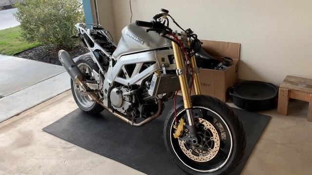 SV650 GSXR Fork Swap Update смотреть онлайн