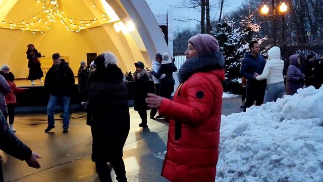 ТЫ В МОРЕ ЛЮБВИ НЕ УТОНЕШЬ, ВОТ В ЧЁМ БЕДА!???/ТАНЦЫ В ПАРКЕ ГОРЬКОГО ХАРЬКОВ ФЕВРАЛЬ 2022 смотреть онлайн