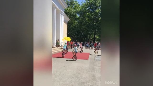 Когда два колеса уже чересчур! Спортивно-цирковая студия "Романтики", худ.рук. А.Г. Майданюк смотреть онлайн