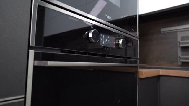 Кухня Монтанья FENIX пенал со встроенной техникой смотреть онлайн