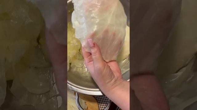 Как быстро приготовить листья для голубцов! Голубцы #рецепты смотреть онлайн