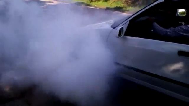 Renault 19 cabrio 1.8 16V (burnout) смотреть онлайн