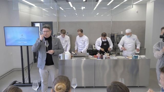 Мастер класс Бренд-шефа Сергея Альшевского и Шеф-сомелье Павла Иванова смотреть онлайн