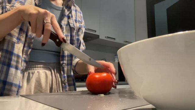 VLOG / Заглянем ко мне на кухню /Рецепт котлет и быстрого обеда / Лайфхаки в готовке / Разговоры смотреть онлайн