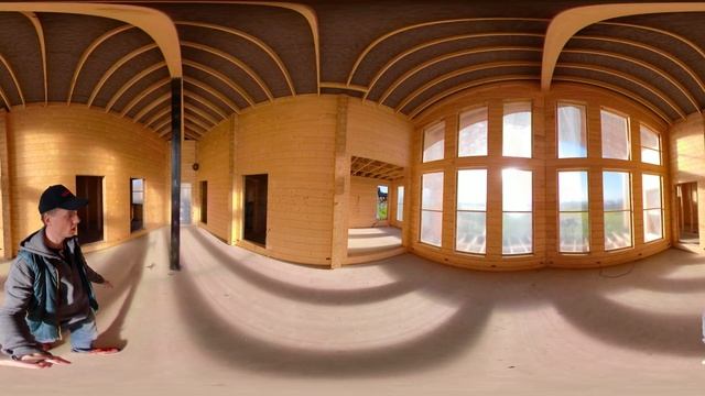 Гостиная с высоким потолком и 12 окнами, дом из клееного бруса со вторым светом Нууна