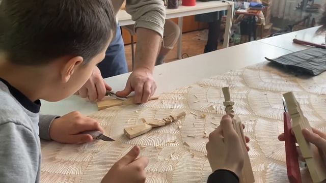 Мастер-класс "Резьба по дереву" от Павла Ивашкина в детском Доме г.Покров смотреть онлайн