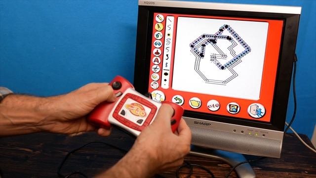 An ELECTRONIC Plug and Play Etch-A-Sketch !!? смотреть онлайн