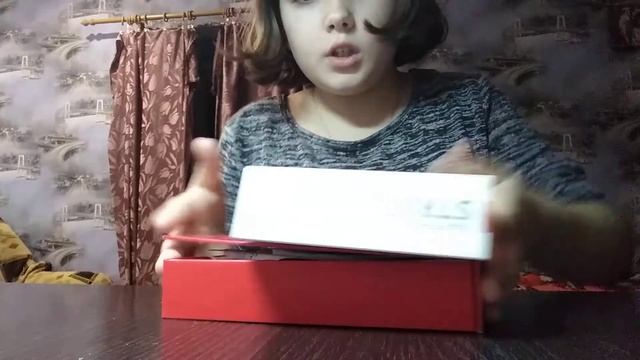 Типы людей с подарком(телефоном) смотреть онлайн