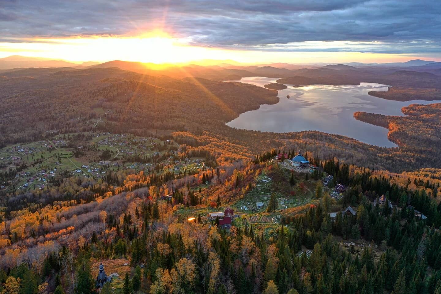 КРАЙ В КОТОРОМ Я ЖИВУ (1).mp4 смотреть онлайн