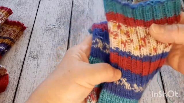 Вяжу я на ножку из шерсти одежку!Резинка цветная,а пятка двойная! или я в 