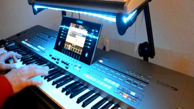 Franz Lambert - Begegnung in Venedig COVER on Yamaha Tyros 5 смотреть онлайн