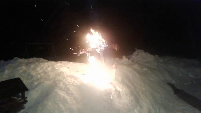 Сжигаем масленицу вместе с родными и друзьями))) смотреть онлайн