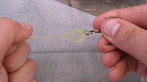 Как привязать тройной крючок.Простой узел.