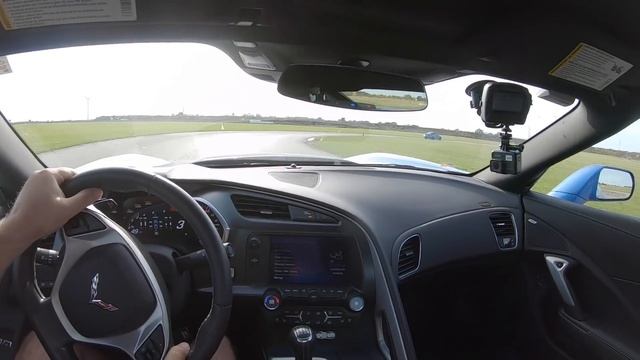 Corvette C7 Grand Sport Review - Why We Like it Better Than the Z06 смотреть онлайн