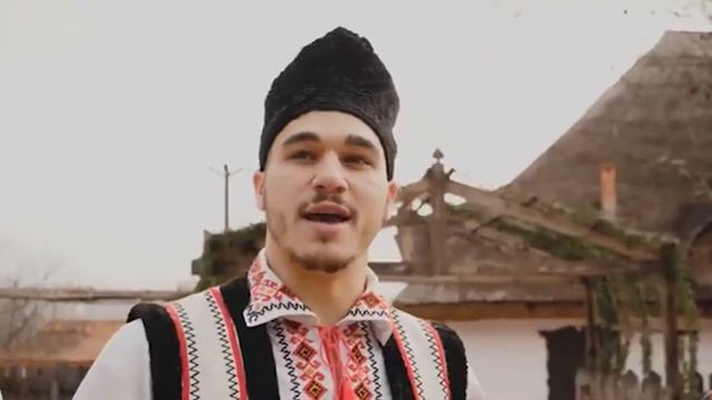 С Рождеством поздравление от Ansamblul Busuioc 25 12 21 смотреть онлайн