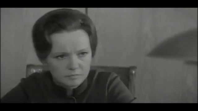 Старые стены (1973). Отрывок. Работница жалуется директору на мужа. смотреть онлайн