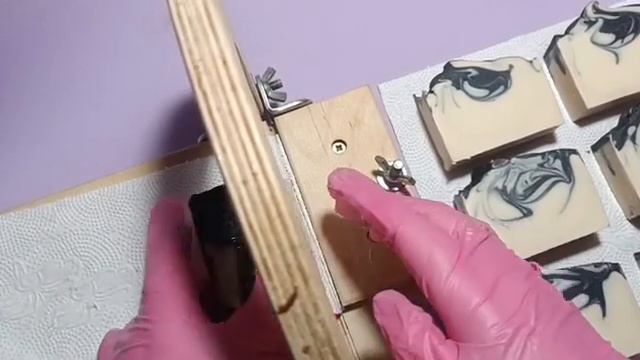 Нарезка натурального мыла, на хлопковом масле с добавлением кокос-молока и шунгита #натуральноемыло смотреть онлайн