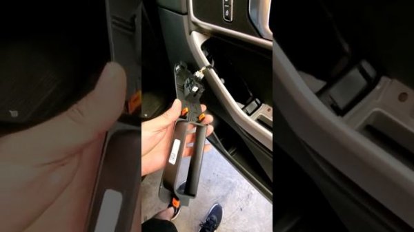 Ford Explorer 2022, door panel removal @AUTORESTYLER