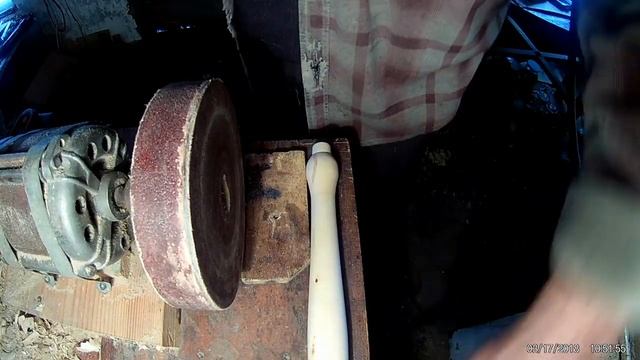 делаем токарный скребок из штока амортизатора холодным способом смотреть онлайн