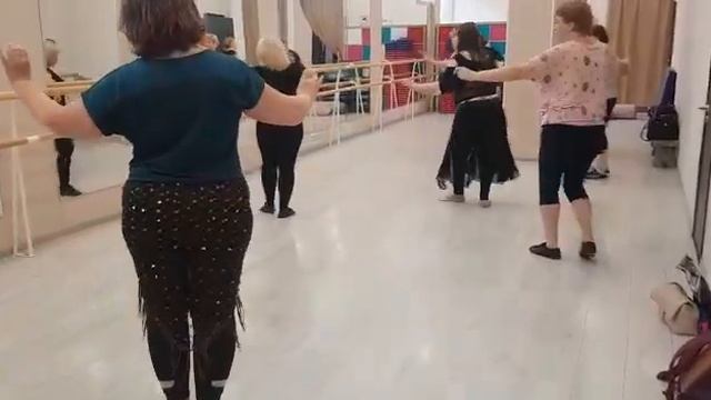 Проект “Московское долголетие”. Танец живота. Педагог Оксана Бабаева смотреть онлайн