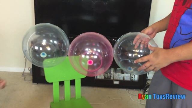 Ryan plays WUBBLEX ANTI GRAVITY BALL Toys Balloons for kids смотреть онлайн