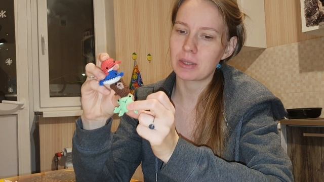 ВЛОГ. Извязываю недовязы. Сняла МК ?Готовлю пирог. 2 дня из жизни смотреть онлайн