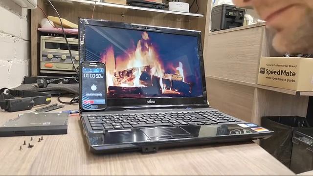 Fujitsu Lifebook AH532 самопроизвольно перезагружается. Часть 1 из N смотреть онлайн