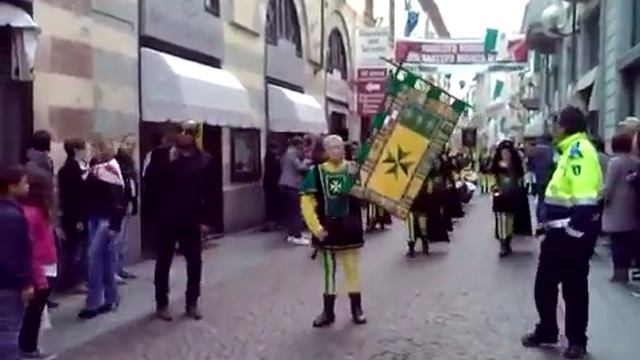 Фестиваль трюфелей в Альбе смотреть онлайн