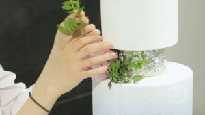 Велюровый торт с живыми цветами. Как украсить торт цветами? Все тонкости работы в одном видео