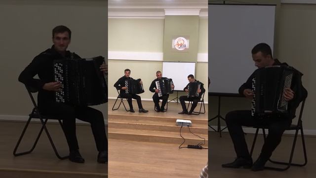 В. Новиков ,, Французская балада" С.И.М.- трио смотреть онлайн