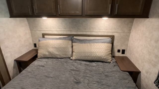 2018 Highland Ridge Open Range 374BHS Bunkhouse 5th Wheel Walk-Around Tutorial Video смотреть онлайн