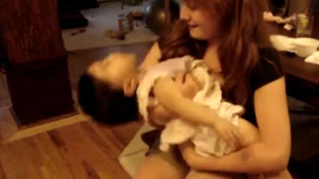 Cara enjoys being held up-side down by Anna смотреть онлайн