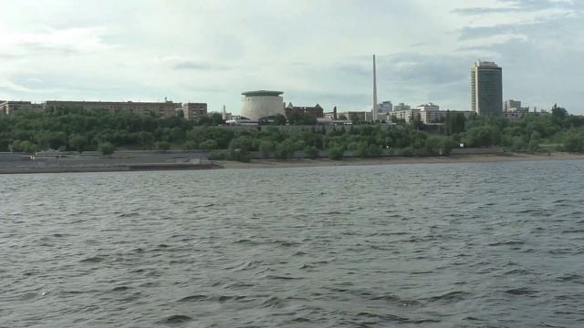 Волгоград. Речной вокзал. Прогулка на теплоходе по Волге. смотреть онлайн