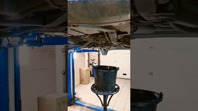 поменять масло в коробке передач на Nissan Almera вышло 5.400