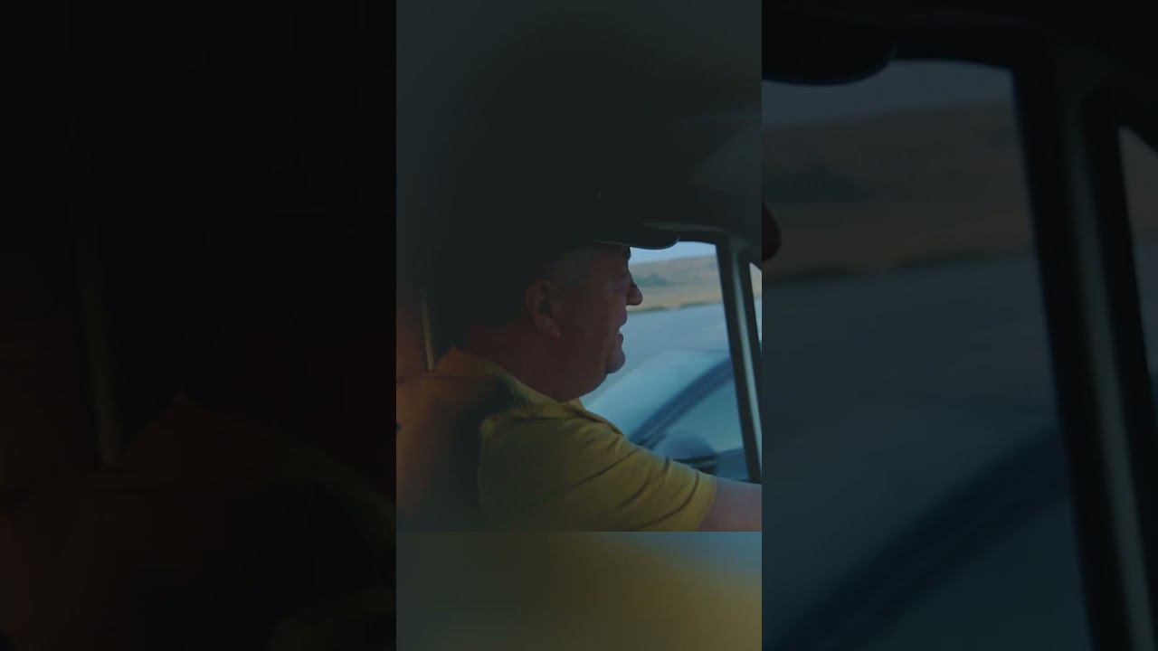 Душевно спел ! Эту песню пели в деревне дяди Толи когда он был помладше. смотреть онлайн