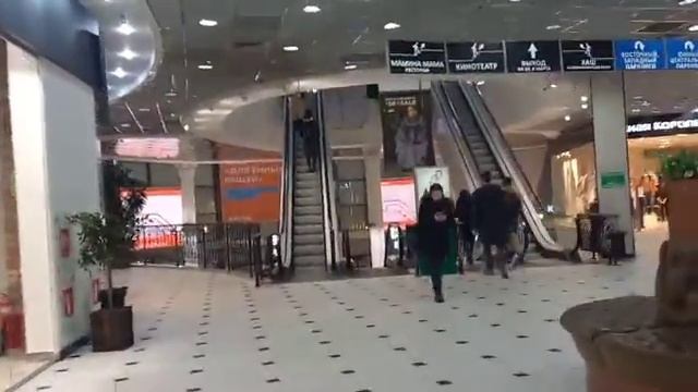 Екатеринбург гуляем по ТРЦ Гринвич 22.11.2021. смотреть онлайн