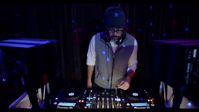 Thomas Barnett - DJ Mix - TechnoClubNet - December 17, 2022 - Black Room смотреть онлайн